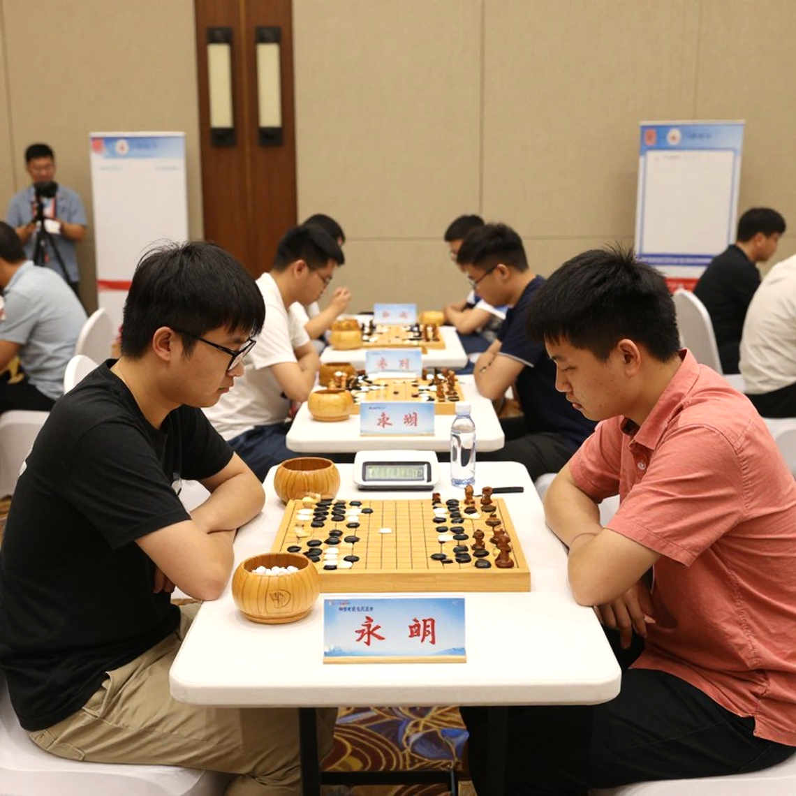 The Sixty-Minute Ceiling: The Scandinavian, Carlsen's Halo, and a Headline With No Game Behind It